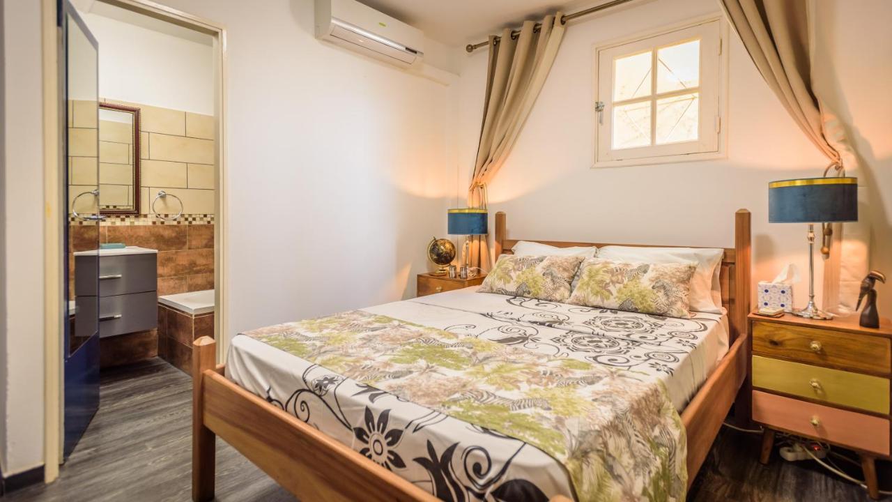 Appartements Et Chambres En Coeur De Ville Saint-Denis - Entree Autonome - Check In 14H30- Exterior foto